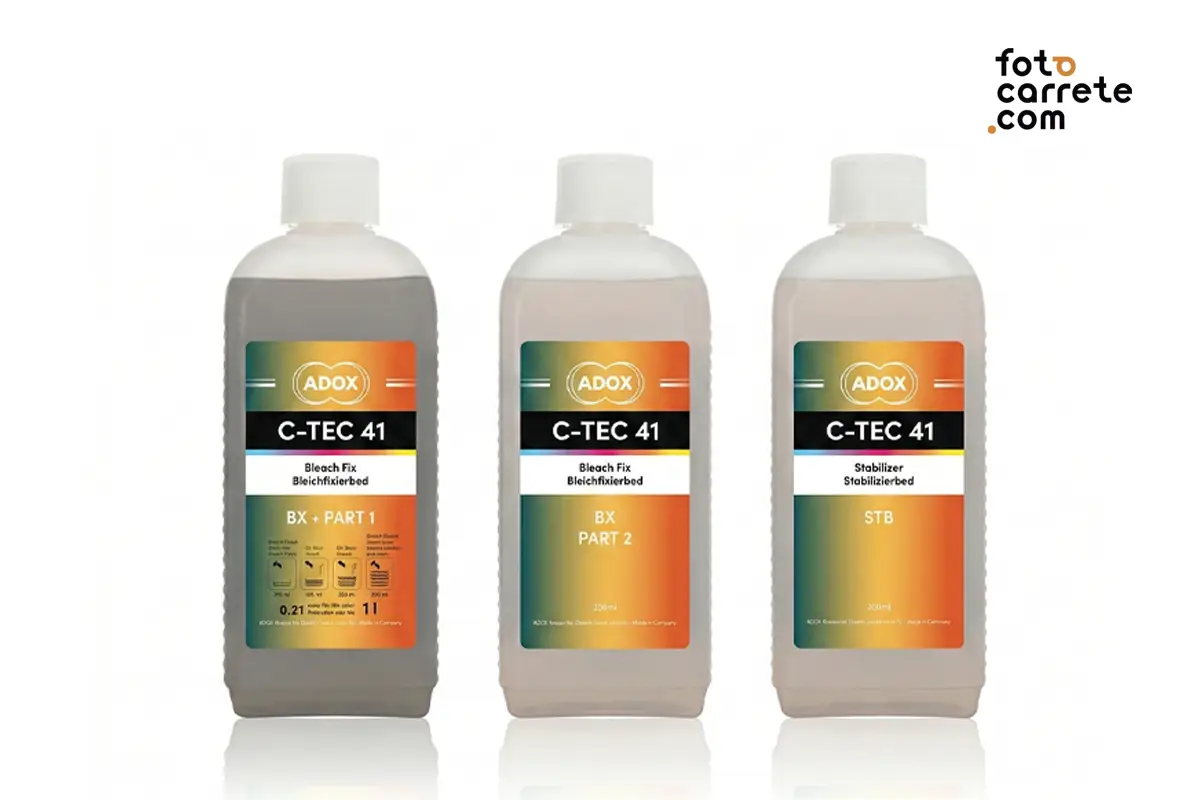 Botellas de blanqueador-fijador y estabilizador del kit Adox C-TEC 41