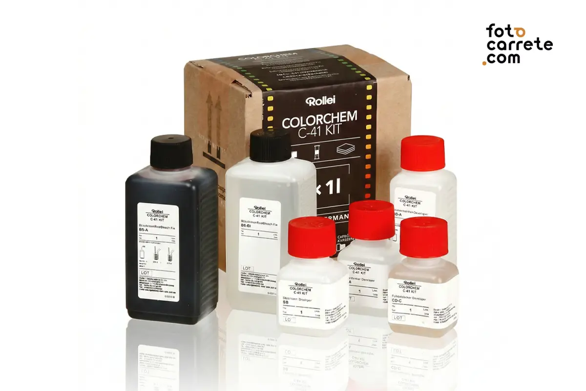 Botellas de químicos del kit de revelado en color Rollei Colorchem C-41