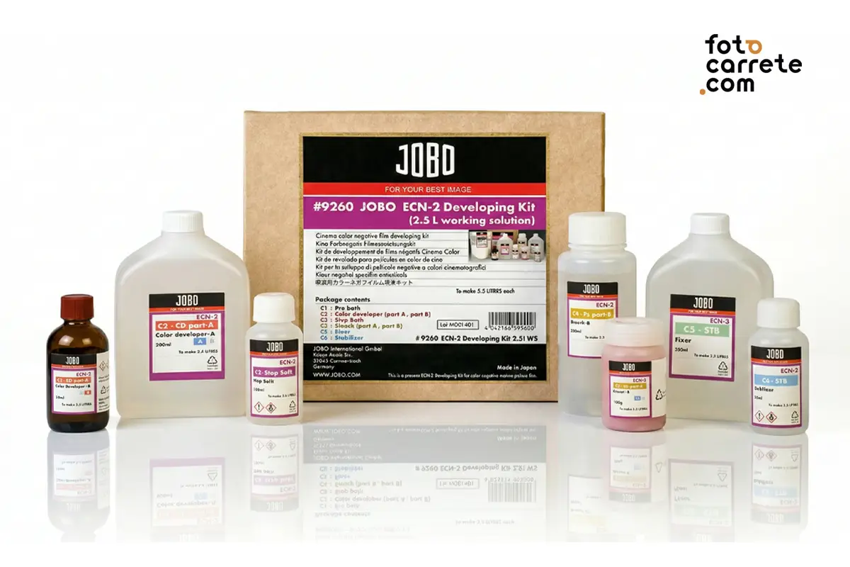 Caja y botellas del kit de revelado fotográfico JOBO ECN-2
