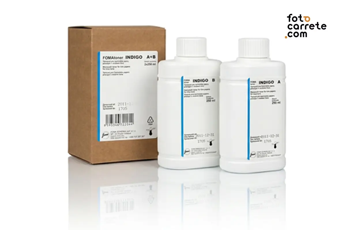 Caja y botellas de 250ml del virador Foma Fomatoner Indigo A+B