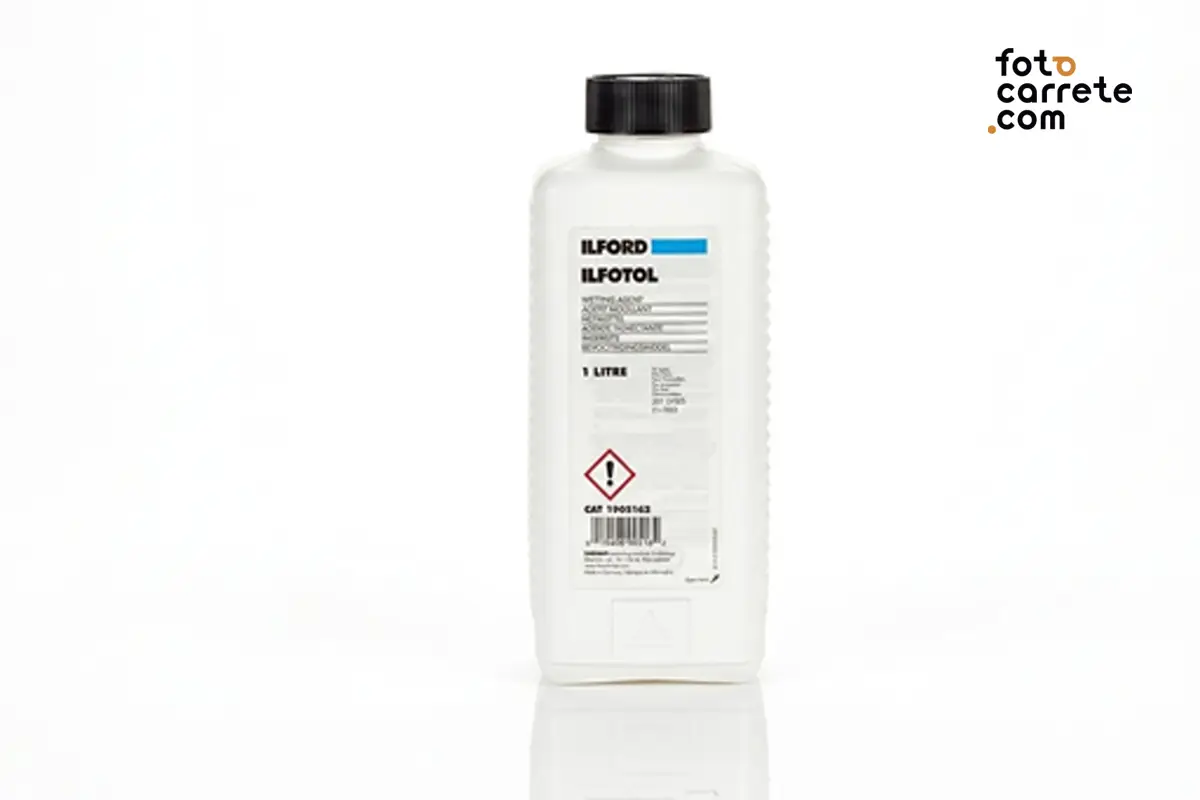 Parte trasera de la botella de Ilford Ilfotol con instrucciones de uso