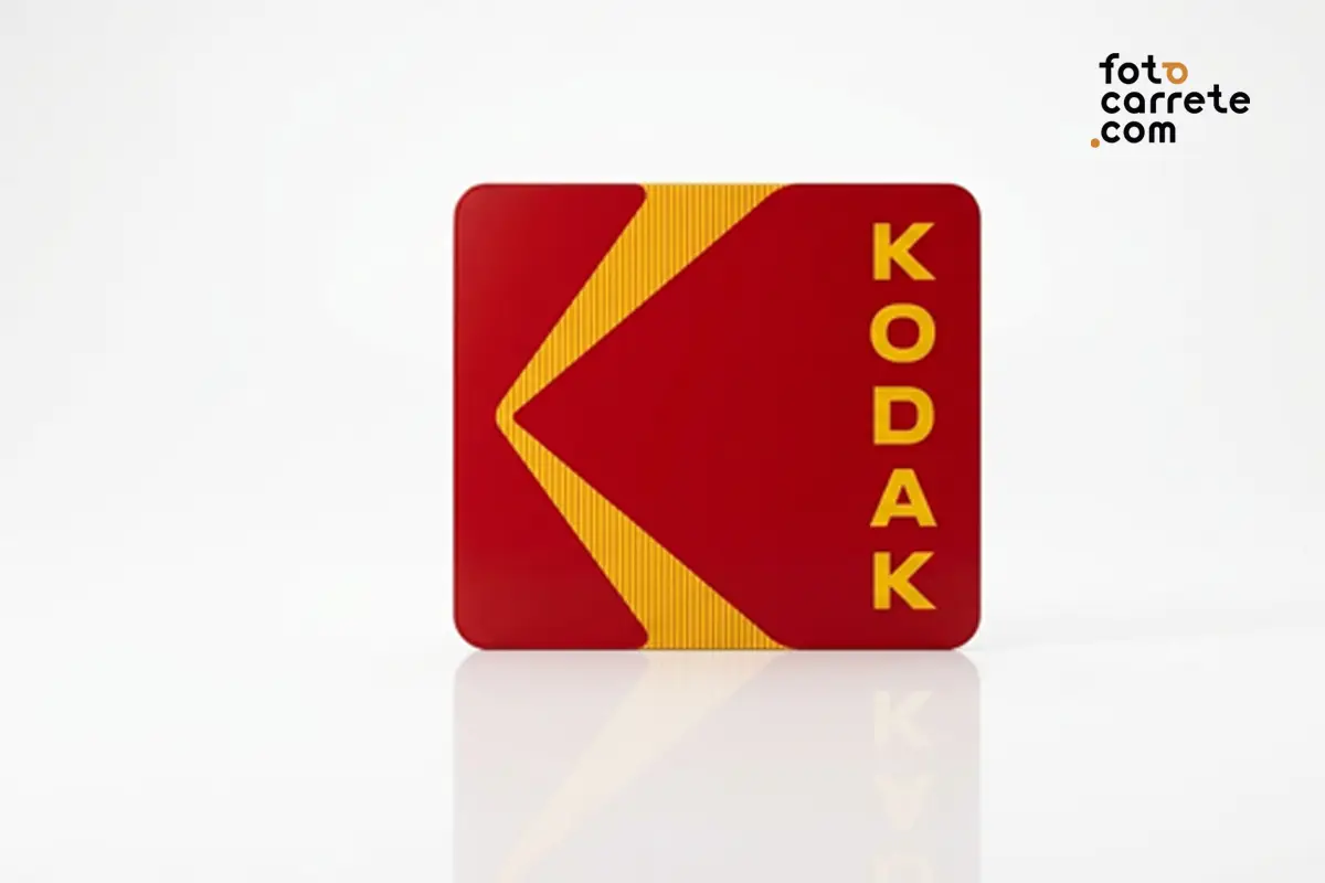 Logotipo oficial de Kodak clásico en rojo y amarillo