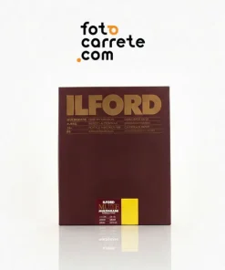 Sobre de papel Ilford Multigrade Warmtone con etiqueta amarilla, que identifica el papel fotográfico con acabado semi-mate de tono cálido.