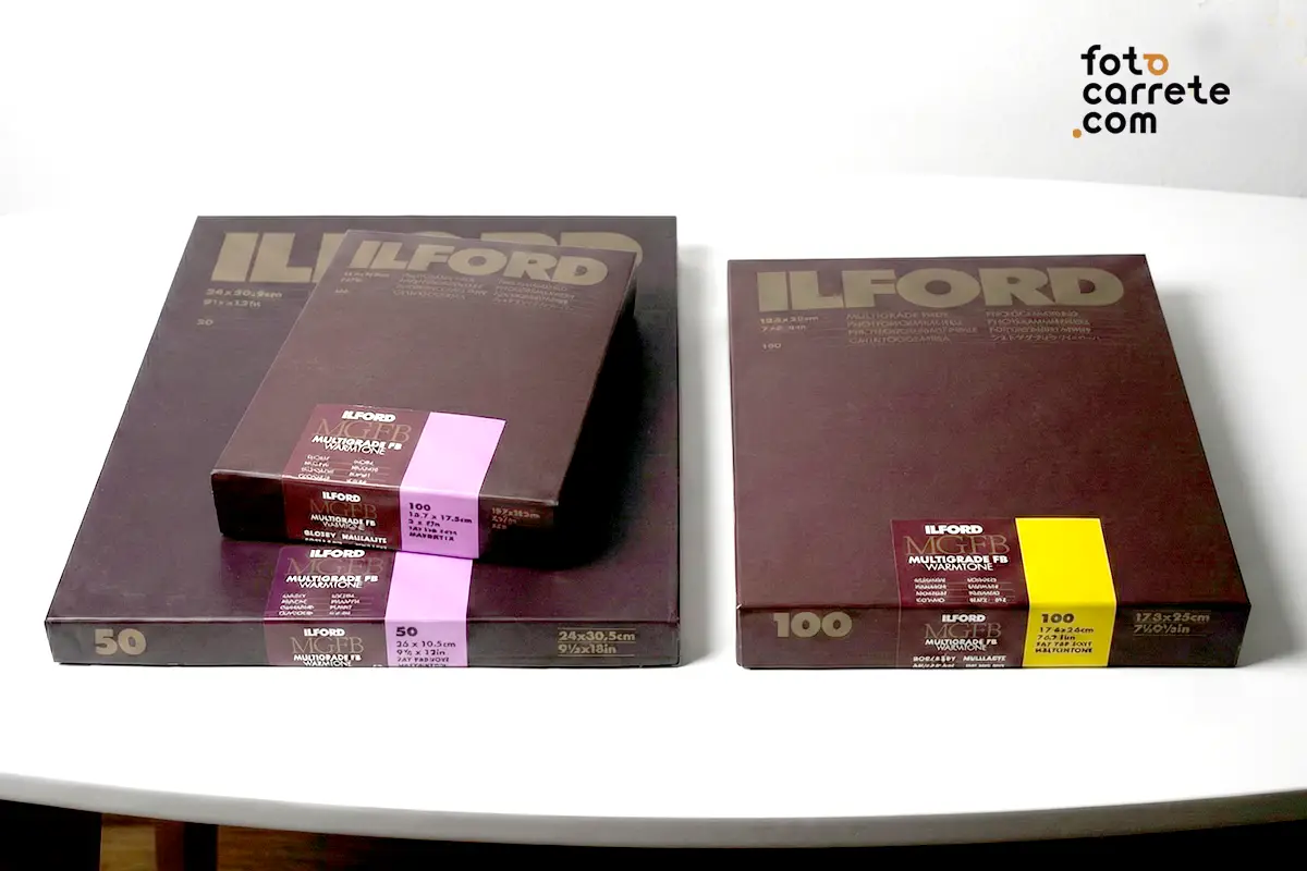 Pack de papel Ilford Warmtone FB brillante en diferentes formatos.