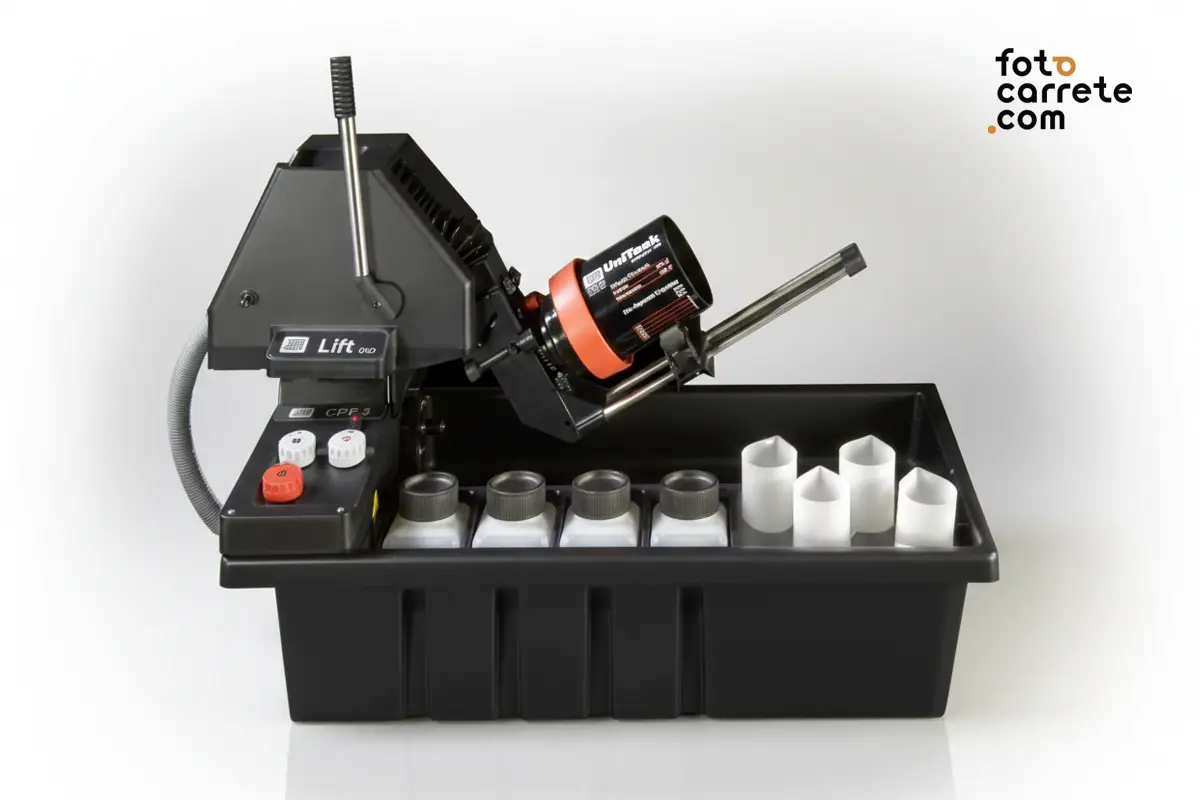 Procesador Jobo CPP 3 con tanque Unitank y botellas de químicos