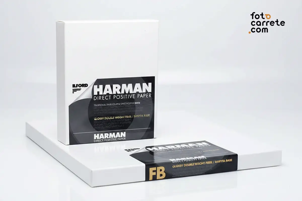 Fotografía de cajas blancas de papel Harman Direct Positive Paper FB