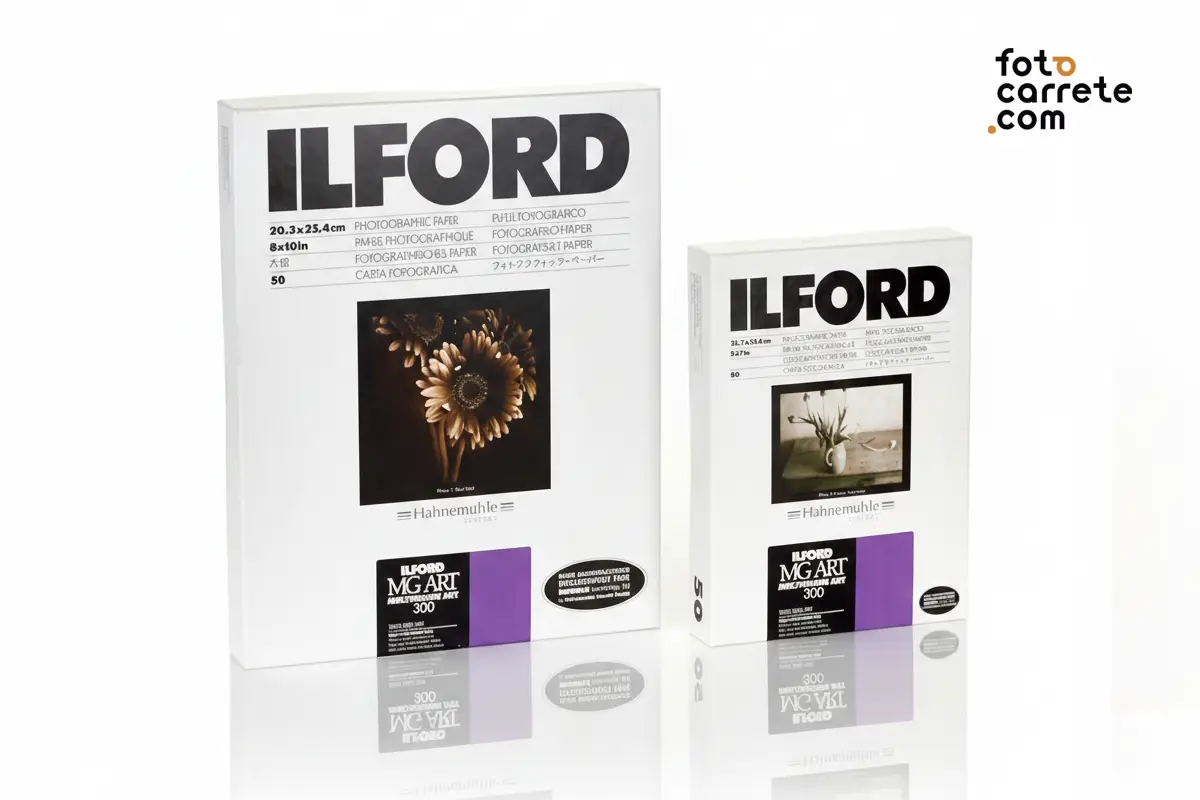 Dos cajas de distintos tamaños de papel Ilford MG Art 300