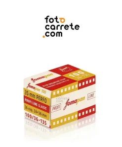 Caja del carrete de fotos en blanco y negro Fomapan 100 Classic de 36 exposiciones. Retro