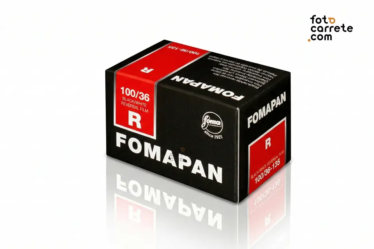Caja de película Fomapan 100 R de 35mm, diapositiva en blanco y negro.