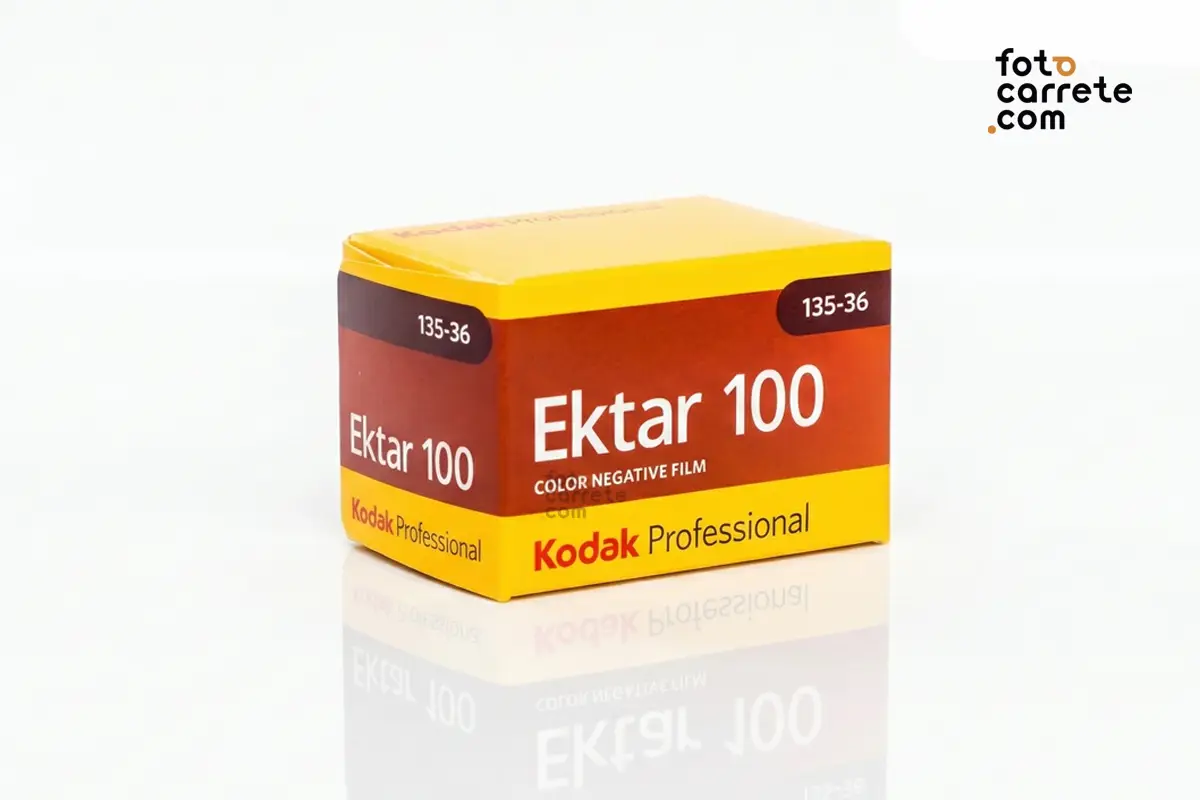 Caja de carrete analógico Kodak Ektar 100 de 35mm y 36 exposiciones