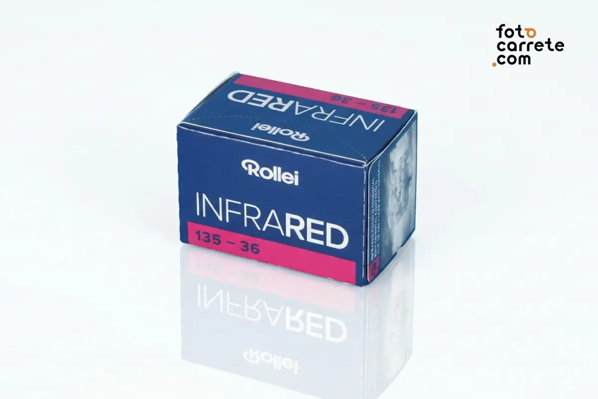 Caja del carrete Rollei Infrared de 35mm en blanco y negro