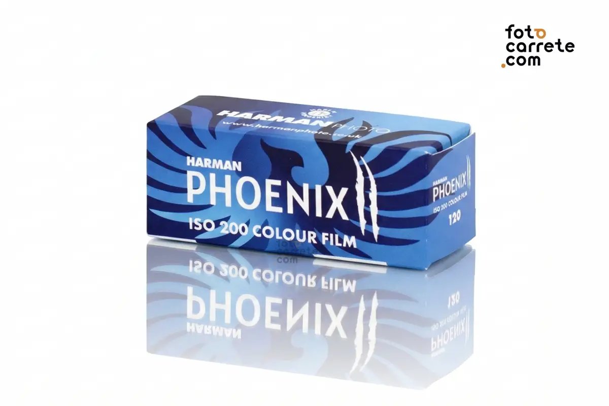 Caja de película fotográfica Harman Phoenix 200 en formato 120.