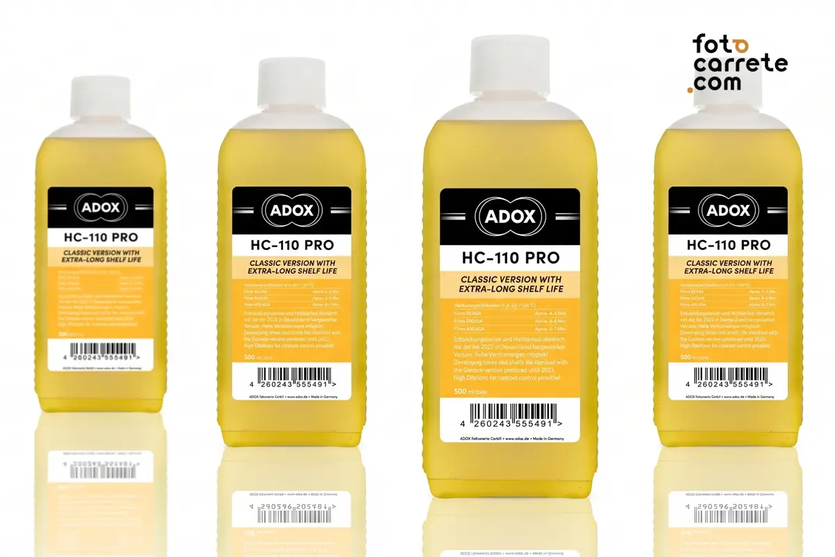 Varias botellas de revelador fotográfico analógico ADOX HC-110 PRO alineadas.