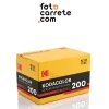 Caja amarilla de película fotográfica Kodak Kodacolor 200 para formato 35mm.