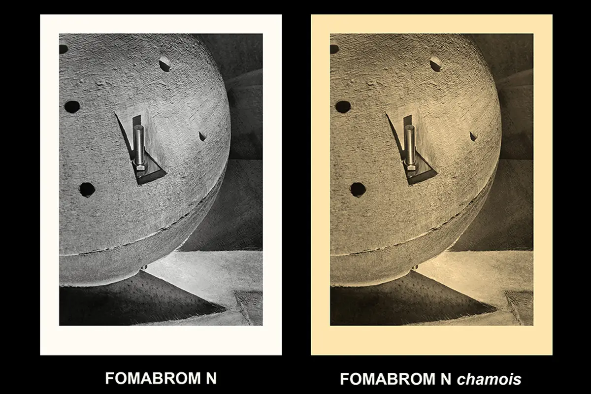 Diferencia de tono entre papel Fomabrom N normal y versión chamois con fotografía industrial.