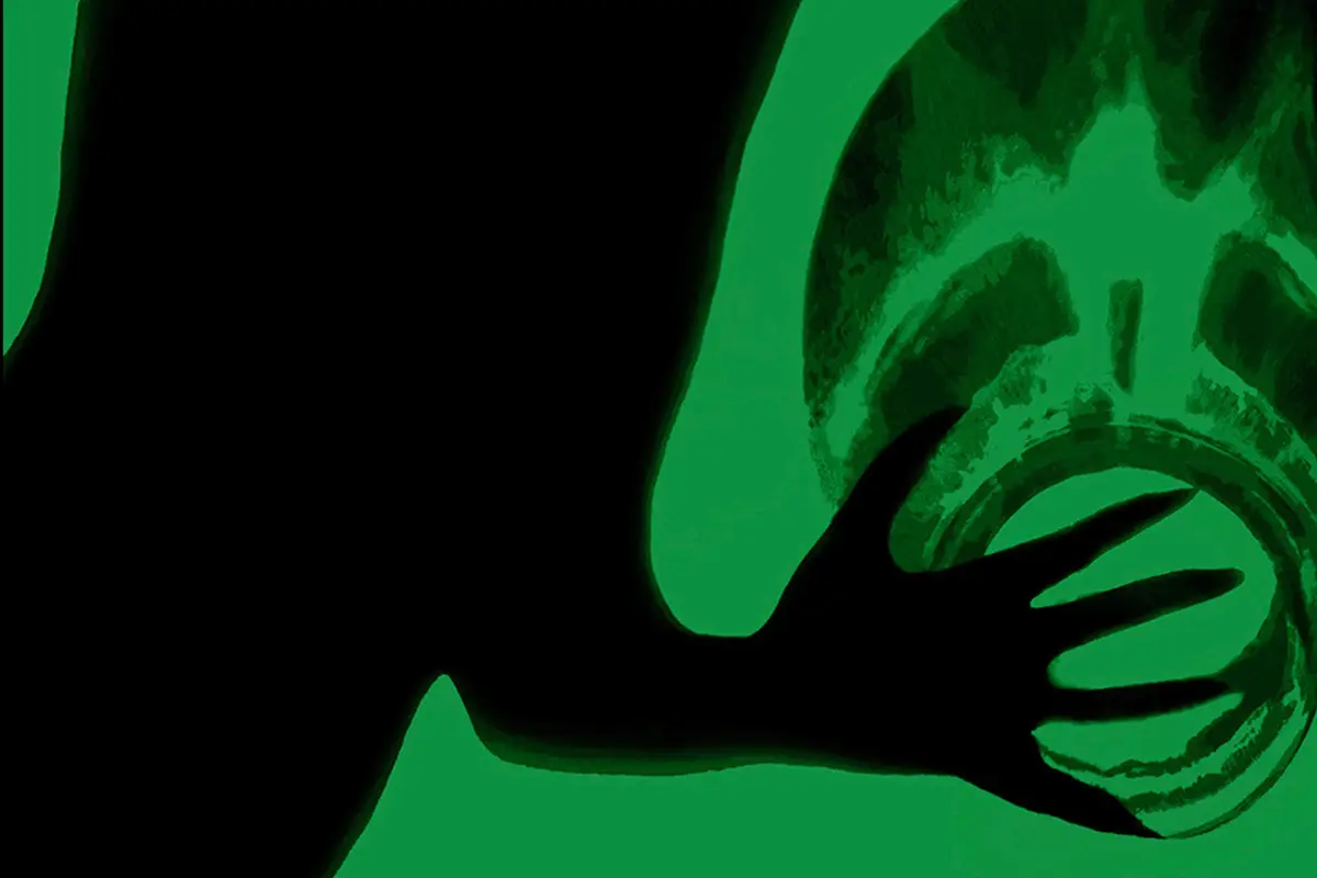 Composición abstracta con silueta de mano impresa en papel Fomapastel green.