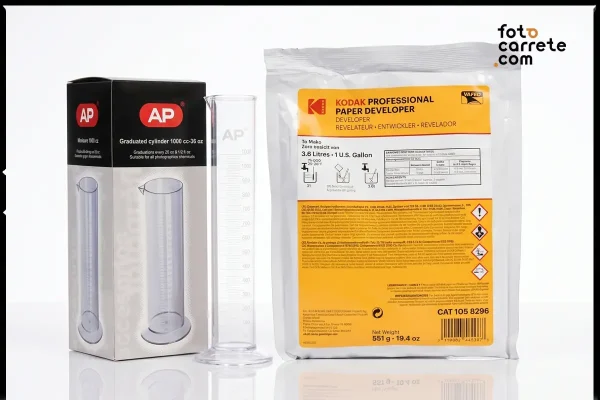 Probeta graduada AP de 1000cc y revelador de papel Kodak